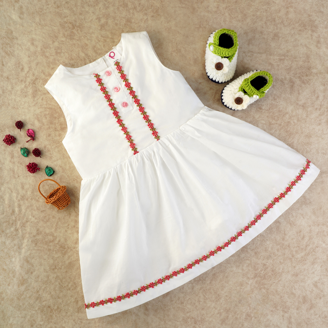 Adorable Snow-White Dress for Girls : Pure Cotton and Kid-Safe dyes